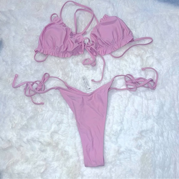 Pink ruffle bikini set - Picture 1 of 3
